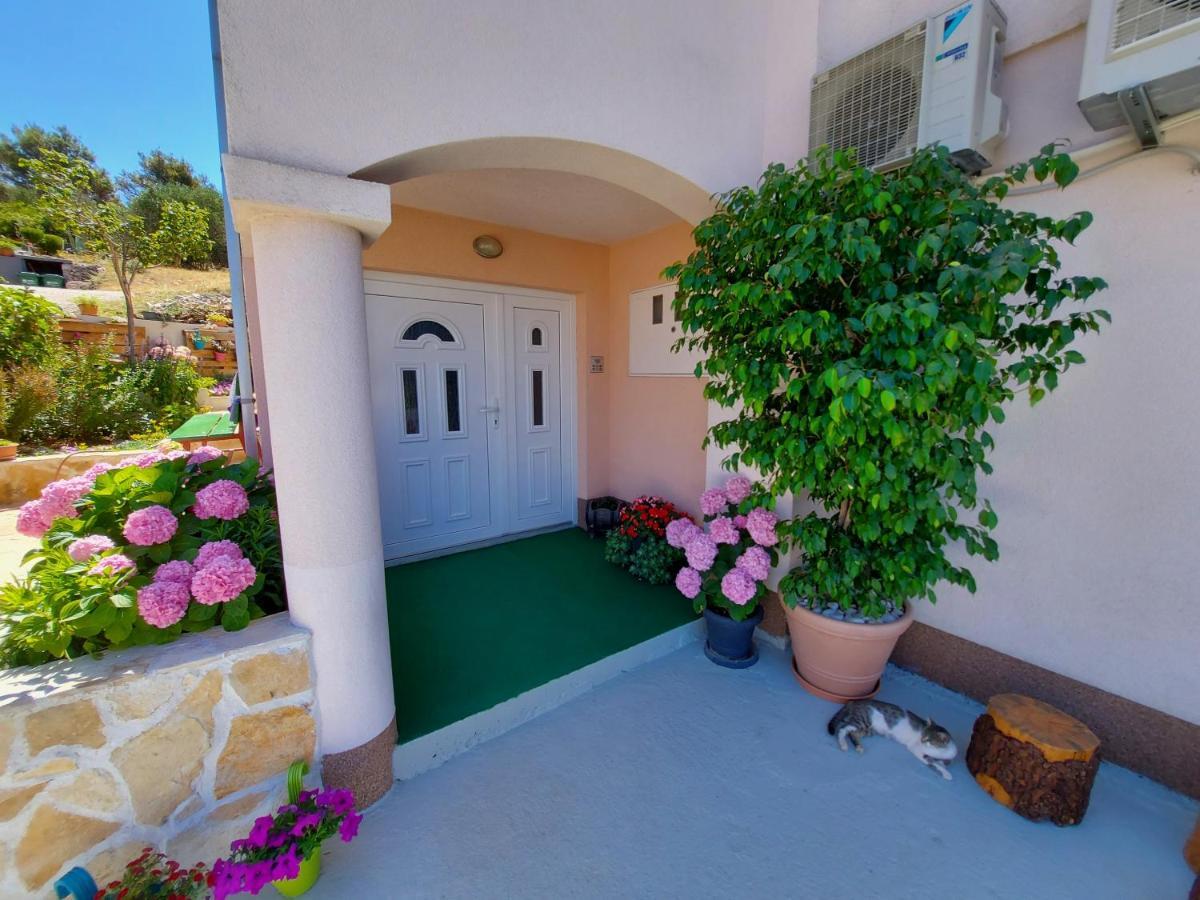 Apartments Gracia & Toni Trogir Exterior foto